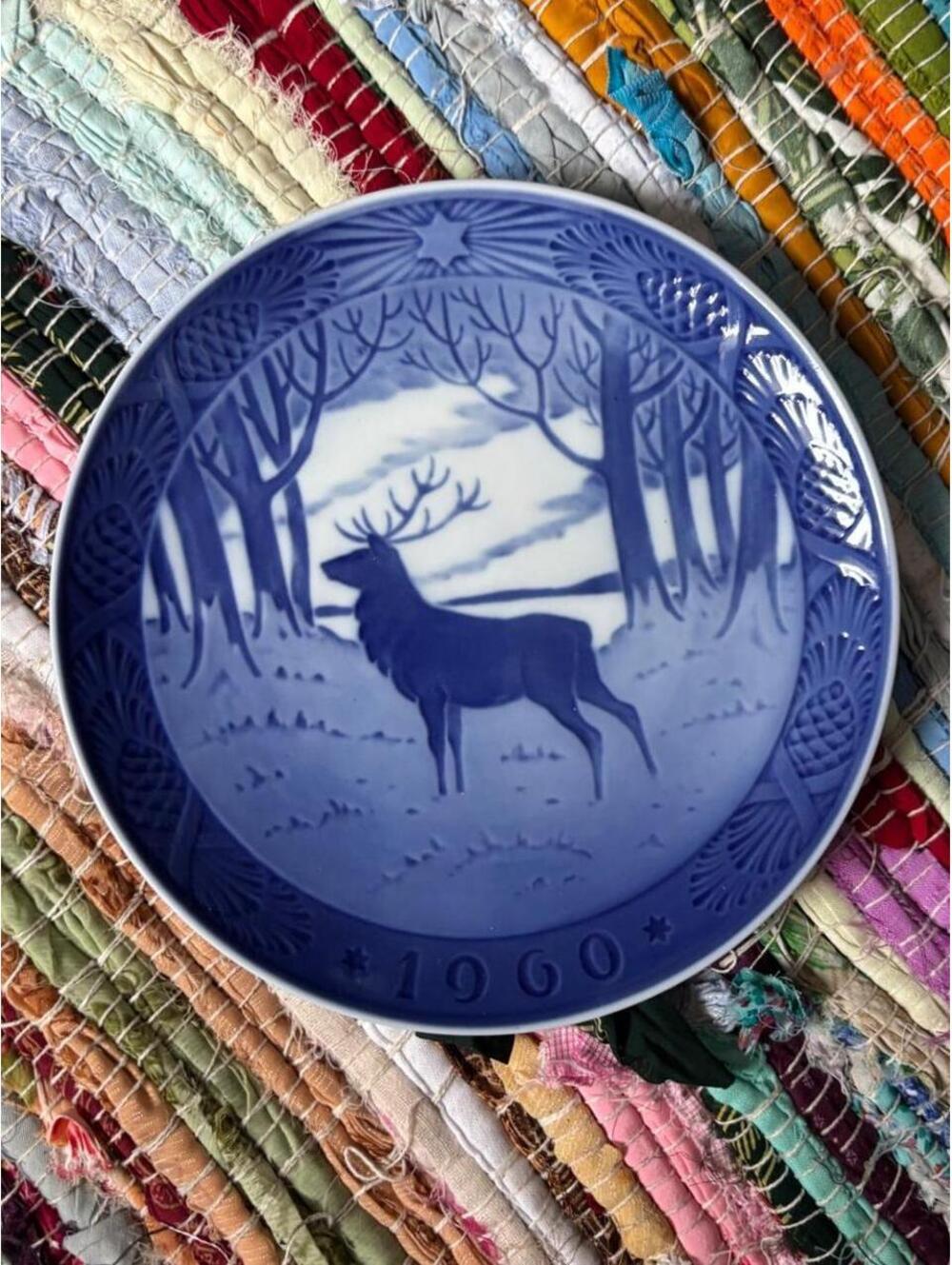 Royal Copenhagen 1960 The Stag Christmas Plate Blue White Danish Porcelain